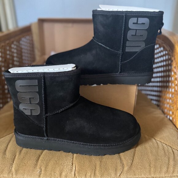 Women's Classic Mini UGG Rubber Logo - NEW Size 9 - Picture 1 of 8
